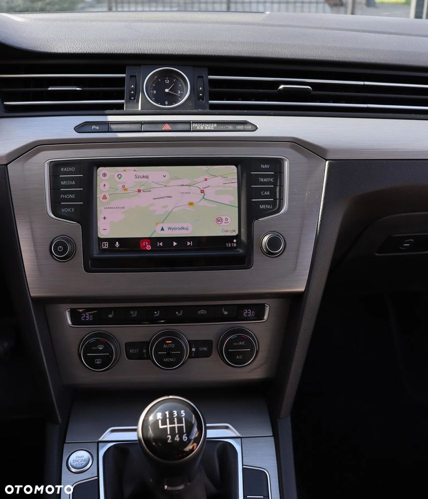 Volkswagen Passat - 14