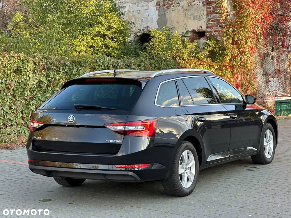 Skoda Superb Combi 2.0 TDI DSG Active - 7