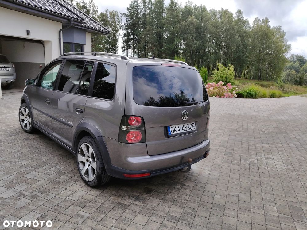 Volkswagen Touran 2.0 TDI DPF Cross - 3