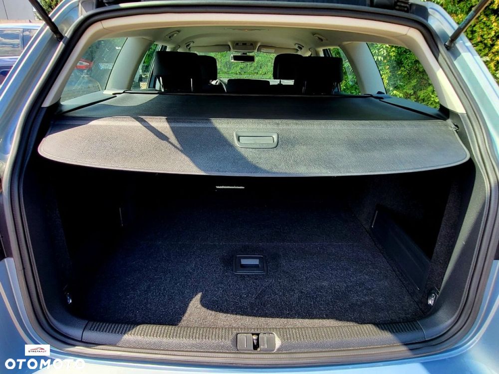 Volkswagen Passat - 14