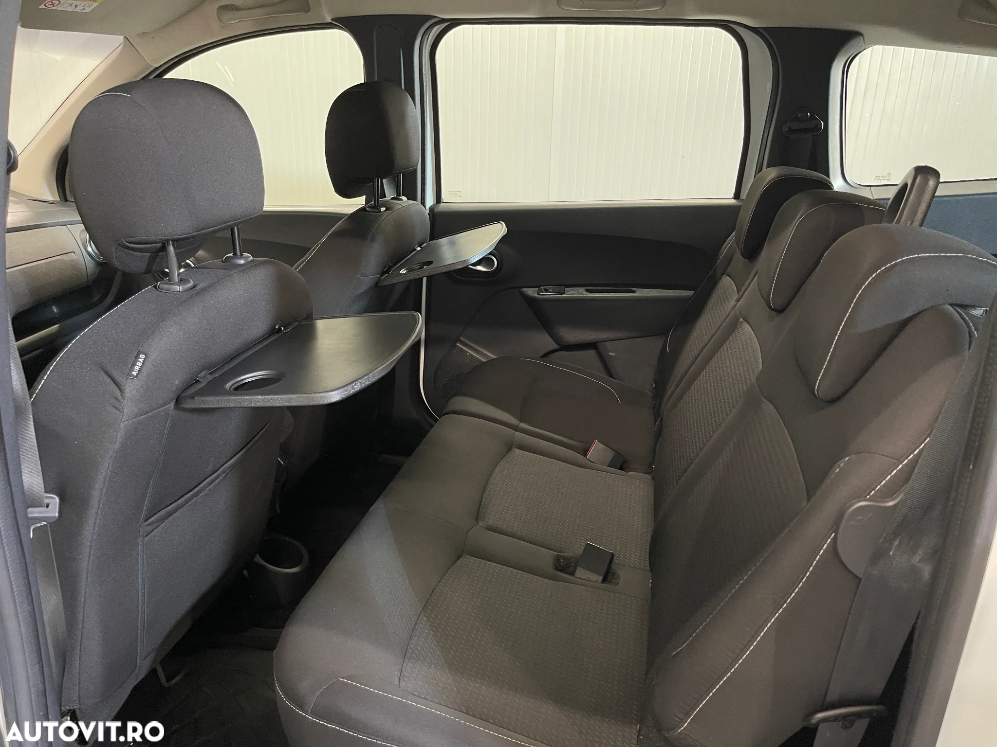 Dacia Lodgy 1.5 Blue dCi Laureate - 11