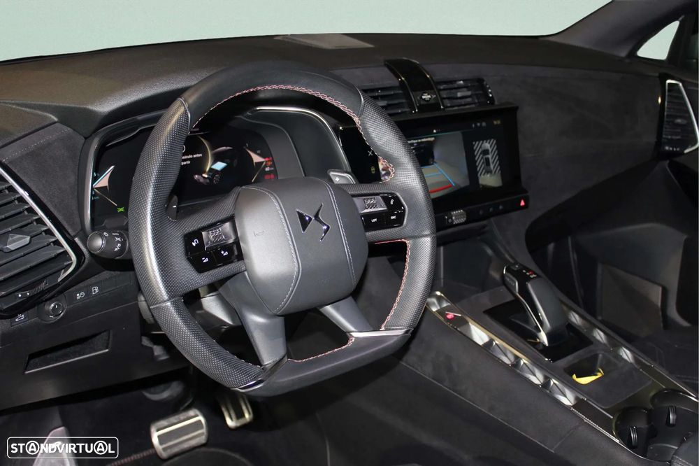 DS DS7 4x4 300 Performance Line + - 16