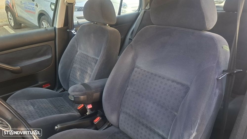 VW Golf 1.4i Confortline JE+AC - 10