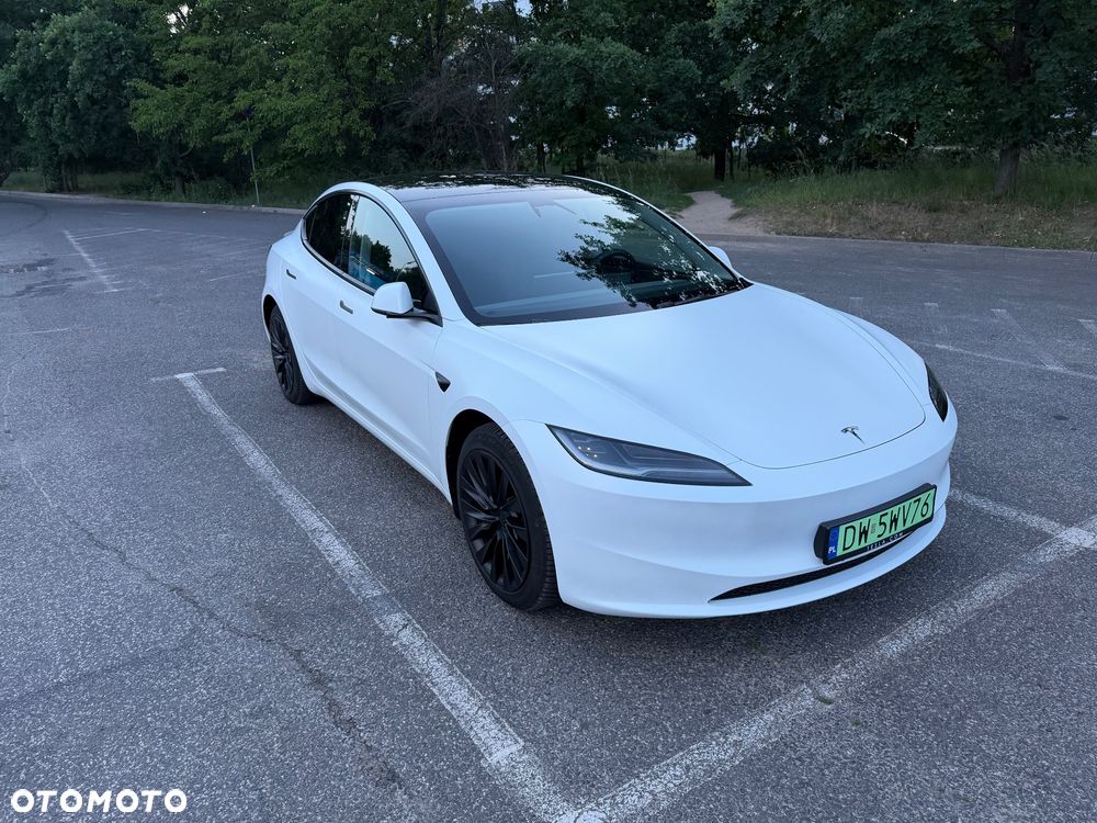 Tesla Model 3 - 1
