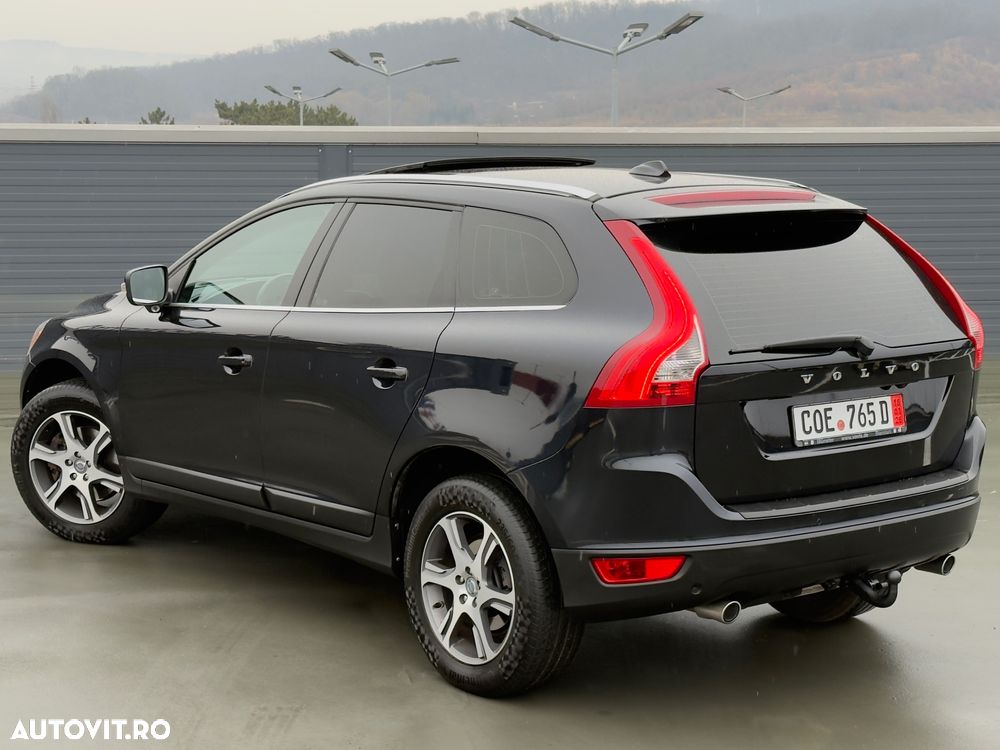 Volvo XC 60 D5 AWD Aut. Momentum - 32