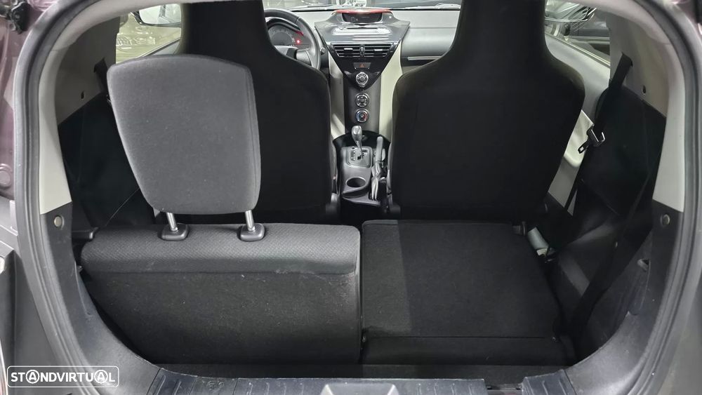Toyota iQ 1.0 VVT-i 2 MultiDrive - 15
