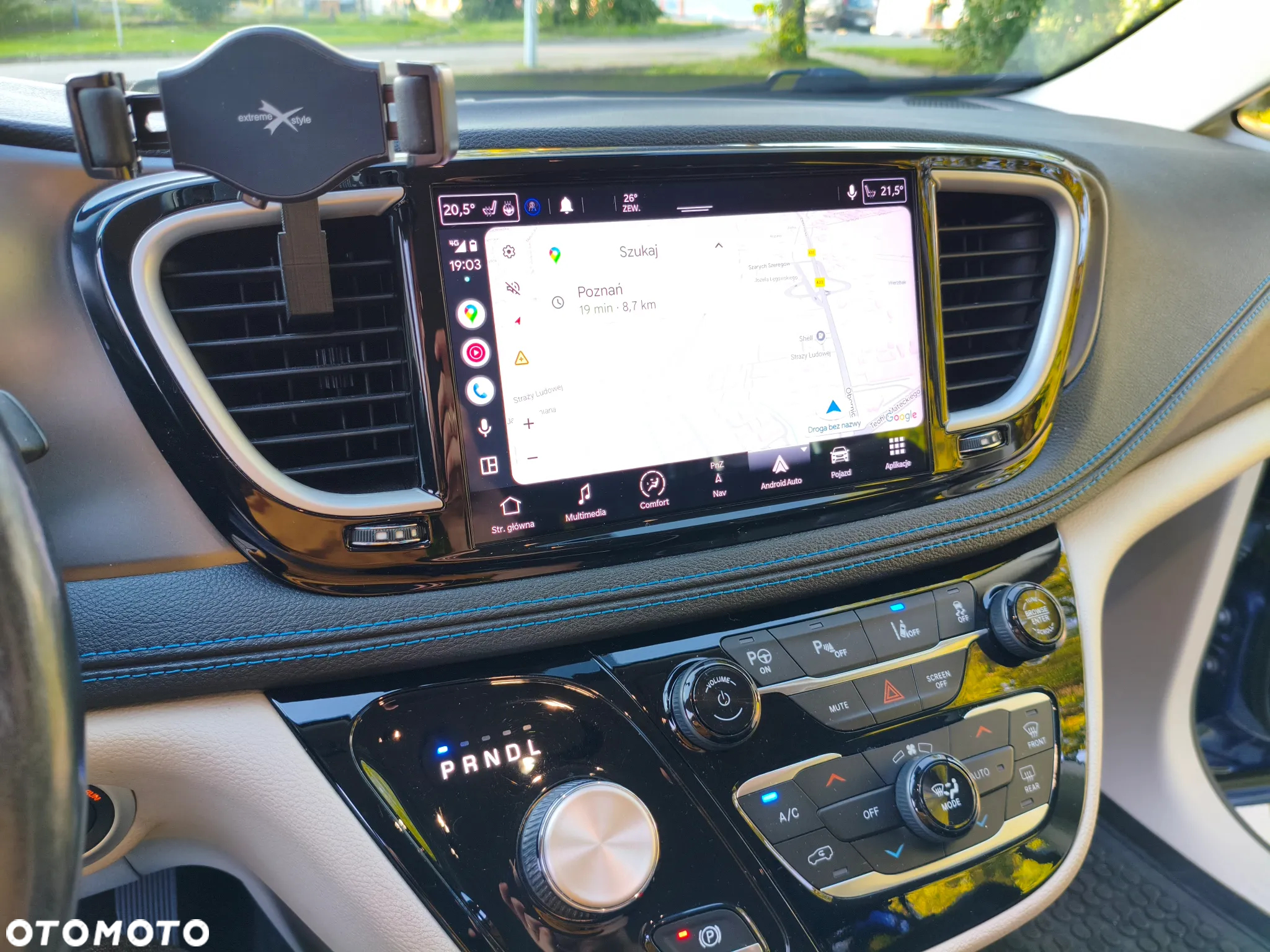 Chrysler Pacifica - 11