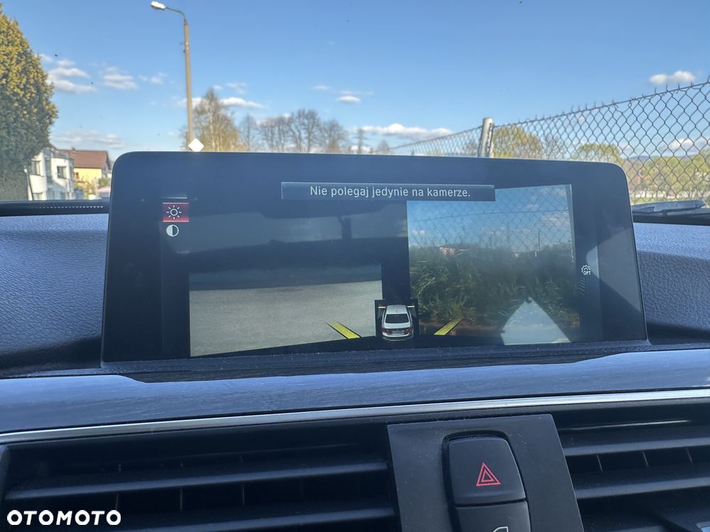 BMW Seria 3 328i Luxury Line - 27