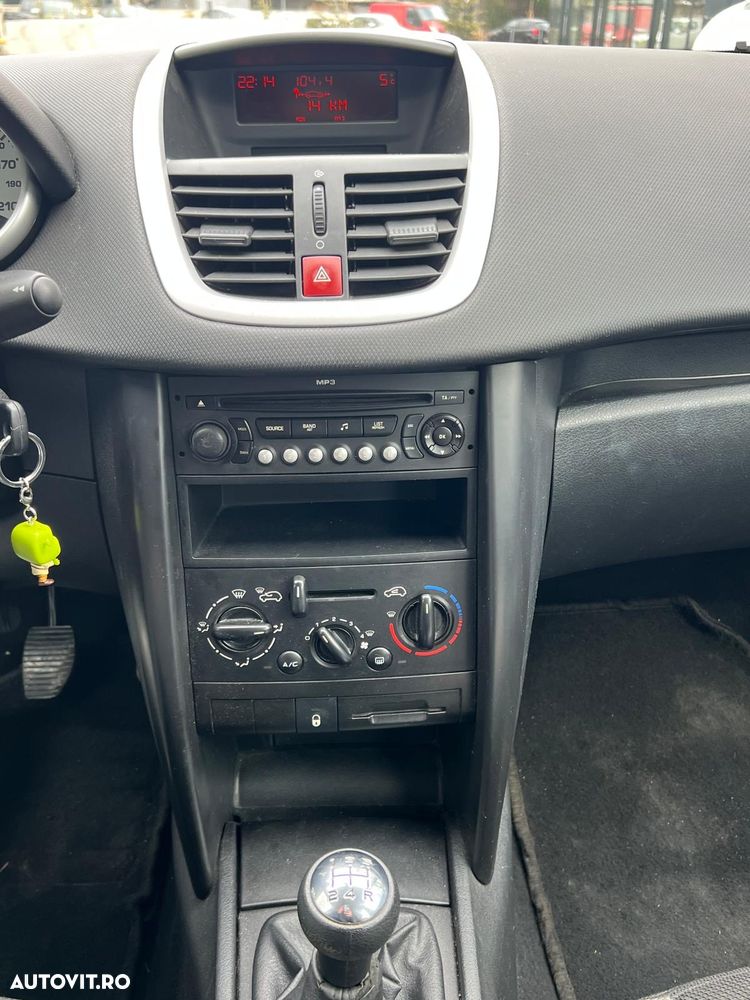 Peugeot 207 - 7