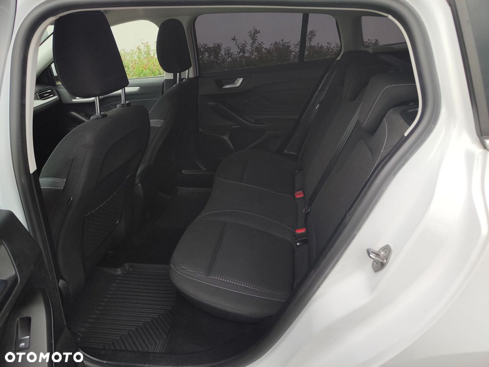 Ford Focus 1.5 EcoBlue Start-Stopp-System COOL&CONNECT DESIGN - 14
