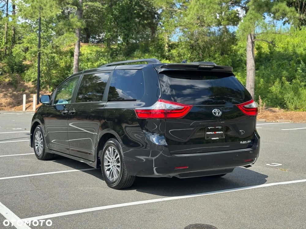 Toyota Sienna 3.5 V6 XLE AWD - 8