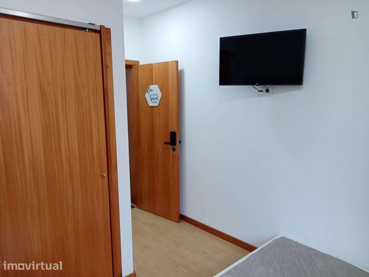 Estúdio - localizado em Alta Universitária Coimbra - Grande imagem: 3/11