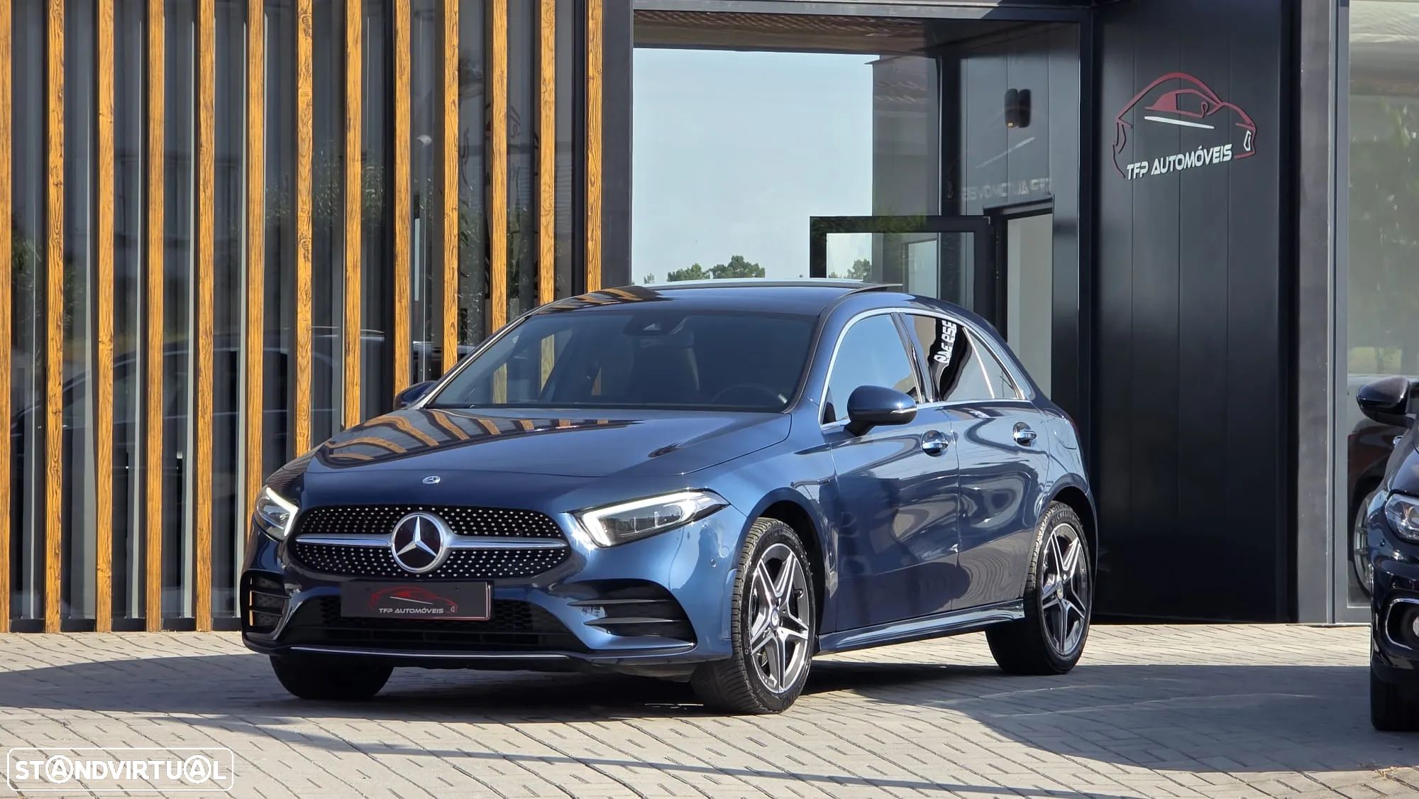 Mercedes-Benz A 250 e AMG Line - 1