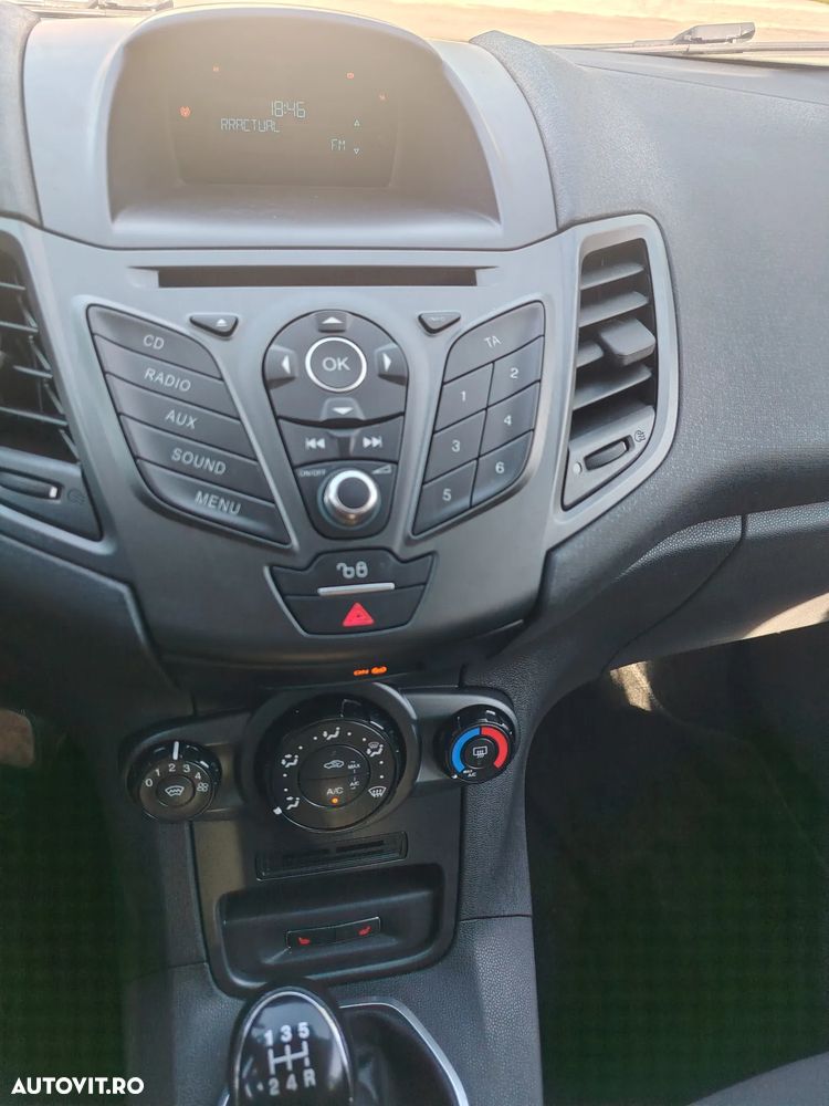 Ford Fiesta 1.25i Titanium - 11