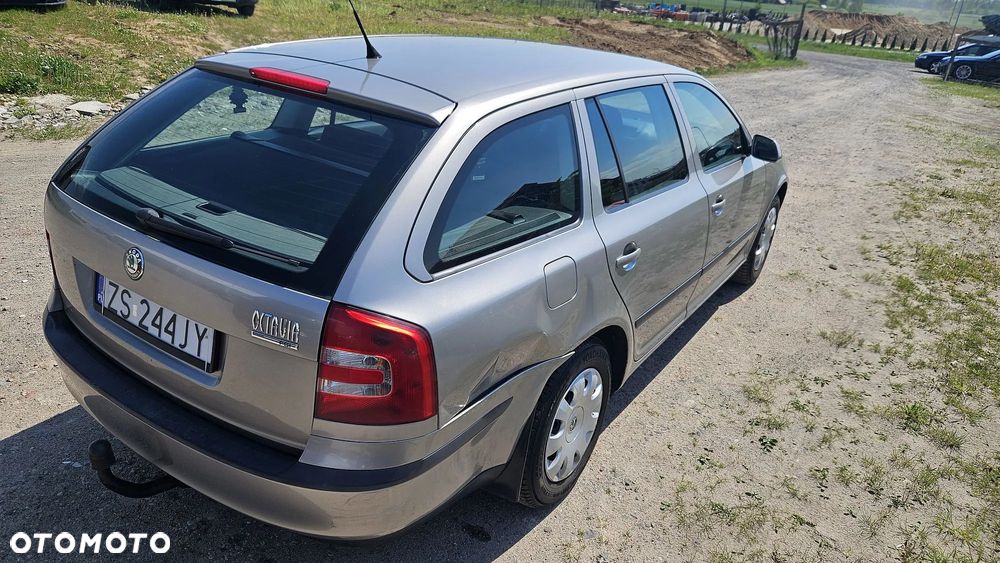 Skoda Octavia 1.6 FSI Ambiente - 5