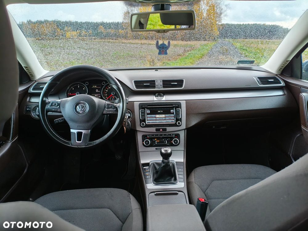Volkswagen Passat - 9