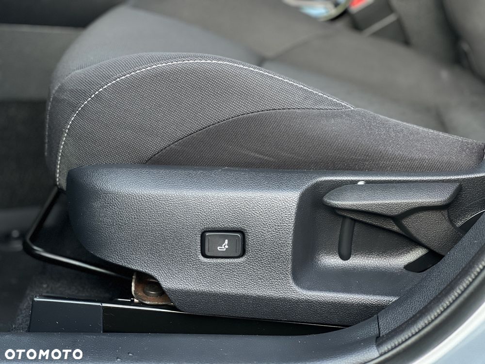 Toyota Corolla 1.8 Hybrid Executive - 32