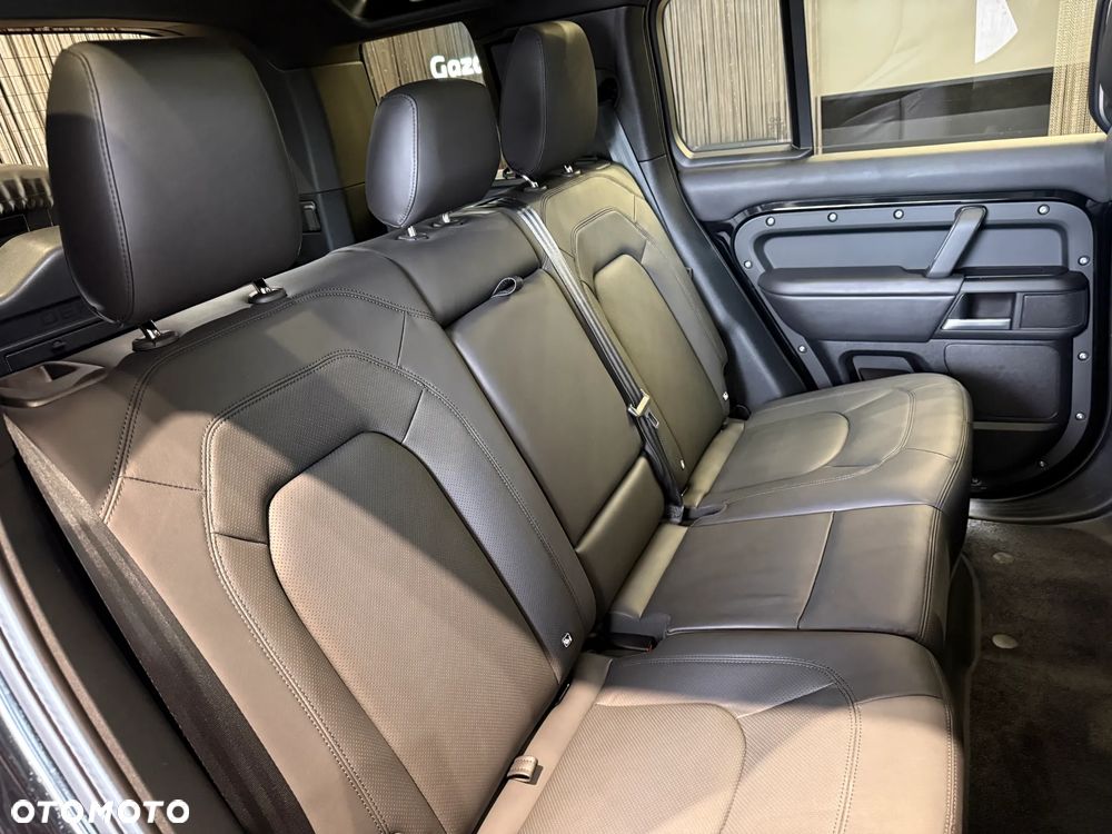 Land Rover Defender 3.0 D300 mHEV X-Dynamic HSE - 18