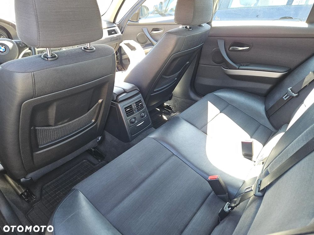 BMW Seria 3 318d - 10