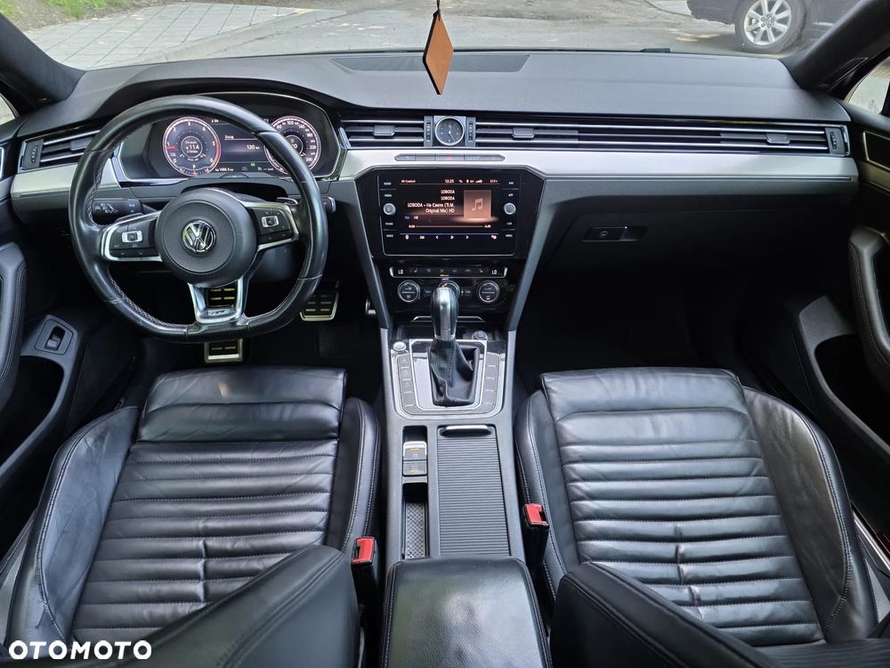Volkswagen Passat - 4