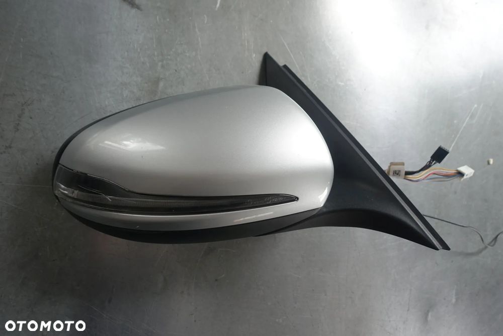 LUSTERKO PRAWE MERCEDES W205 8+8+1 PIN 17r. - 2