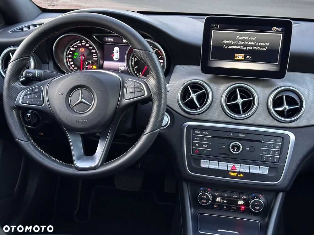 Mercedes-Benz CLA 250 4Matic 7G-DCT Urban - 19