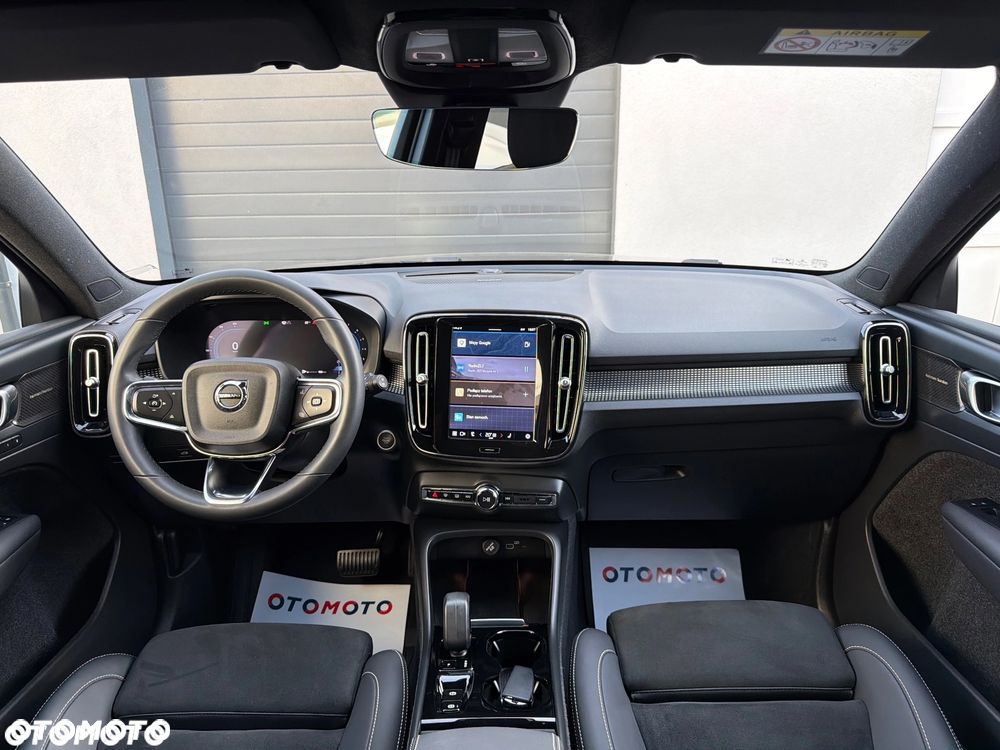 Volvo XC 40 B3 B DKG Ultra Black Edition - 24
