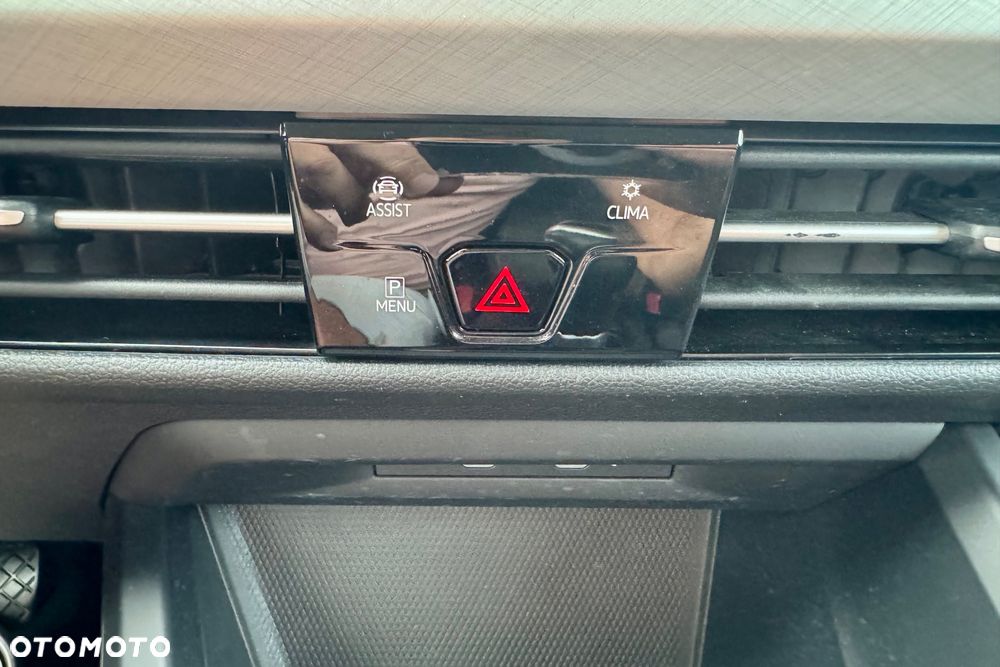 Volkswagen Golf - 23