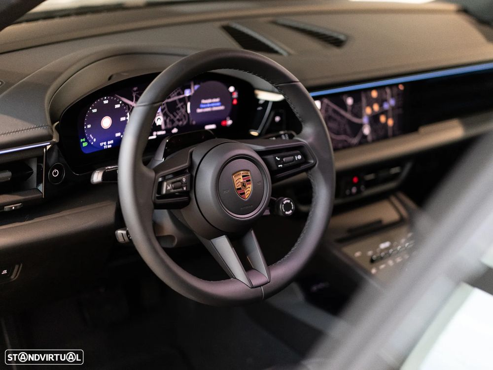 Porsche Macan Electric 4 - 36