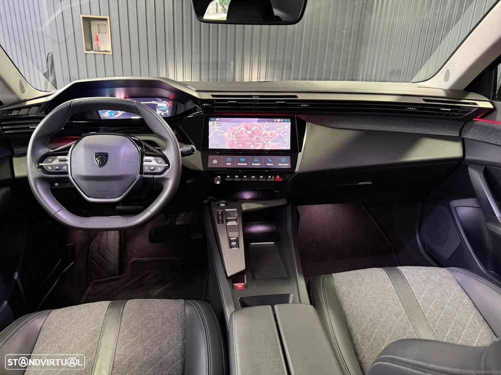 Peugeot 408 1.6 Hybrid Allure Pack e-EAT8 - 33