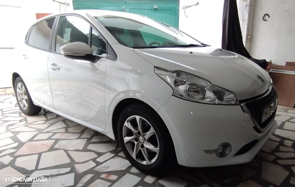Peugeot 208 1.4 HDi Active - 1