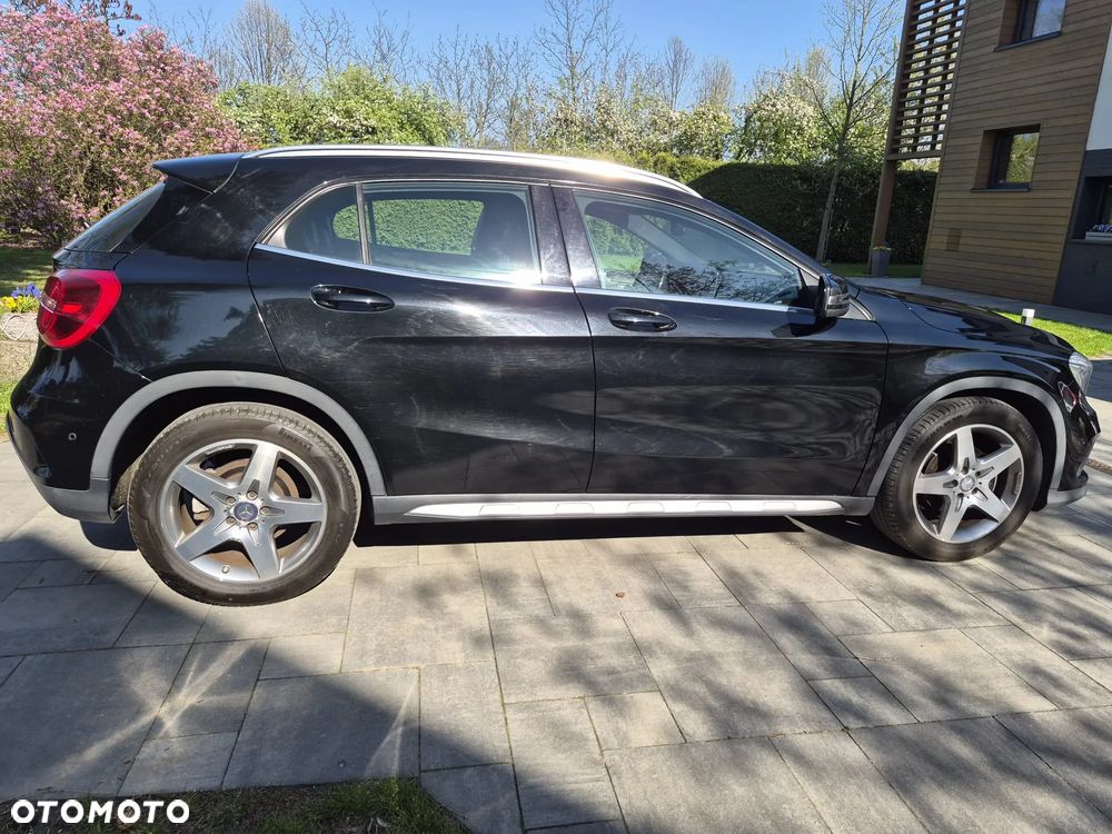 Mercedes-Benz GLA 200 AMG Line - 14