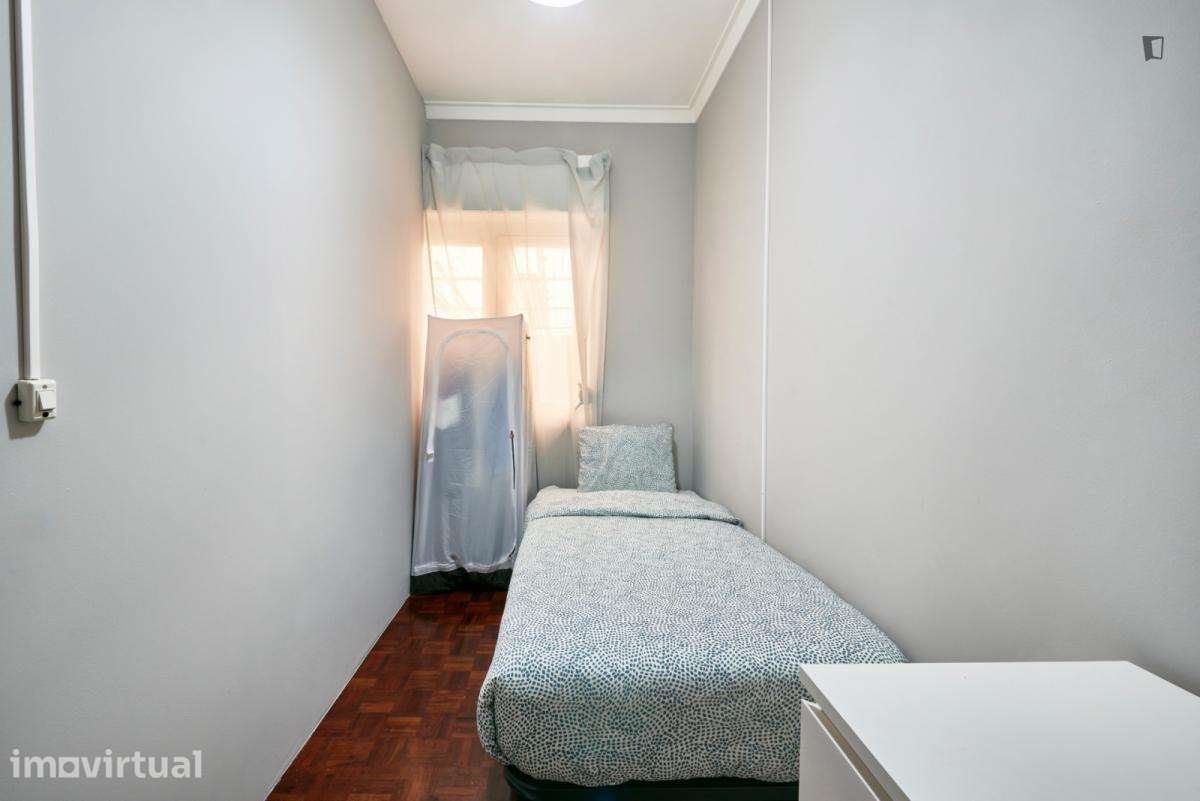 Quarto - localizado em Benfica Lisbon - Grande imagem: 3/42