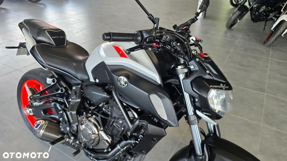 Yamaha MT - 21