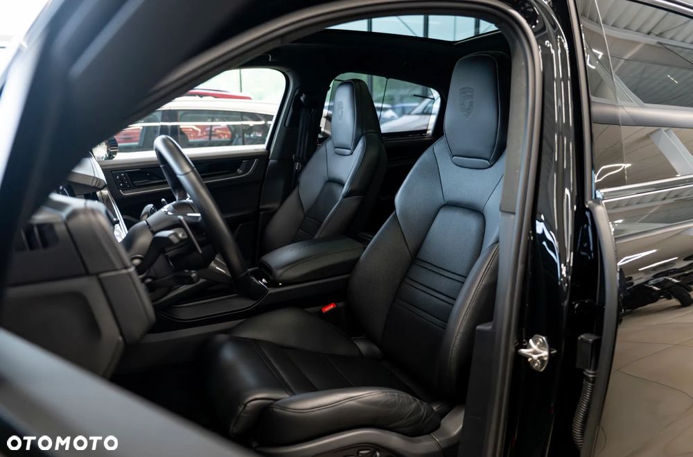 Porsche Cayenne Turbo E-Hybrid PHEV - 23