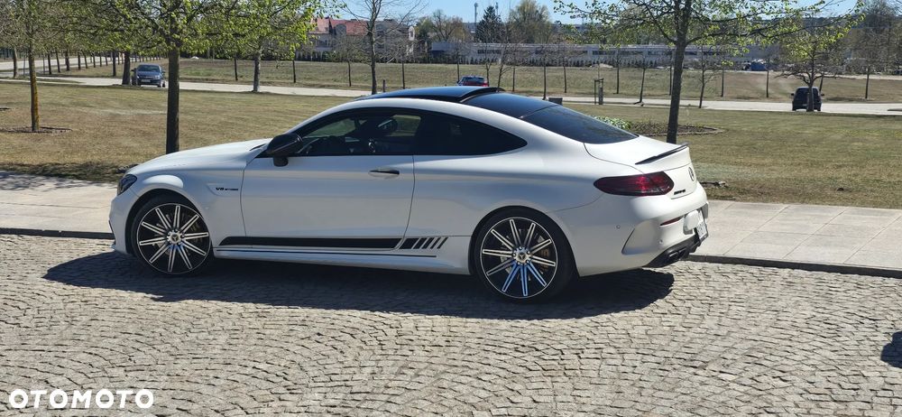Mercedes-Benz Klasa C AMG 63 S AMG Speedshift 7G-MCT - 27
