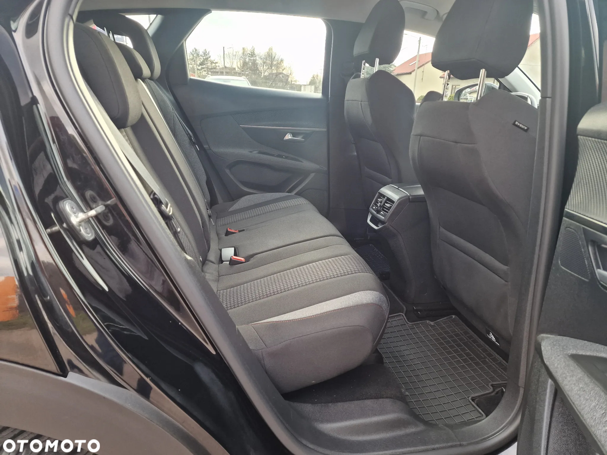Peugeot 3008 PureTech 130 Stop & Start GPF Allure - 16