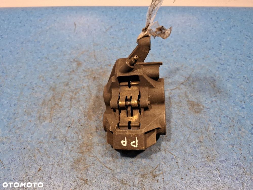 YAMAHA FAZER FZS 1000  ZACISK HAMULCOWY PRZÓD PRAWY - 7