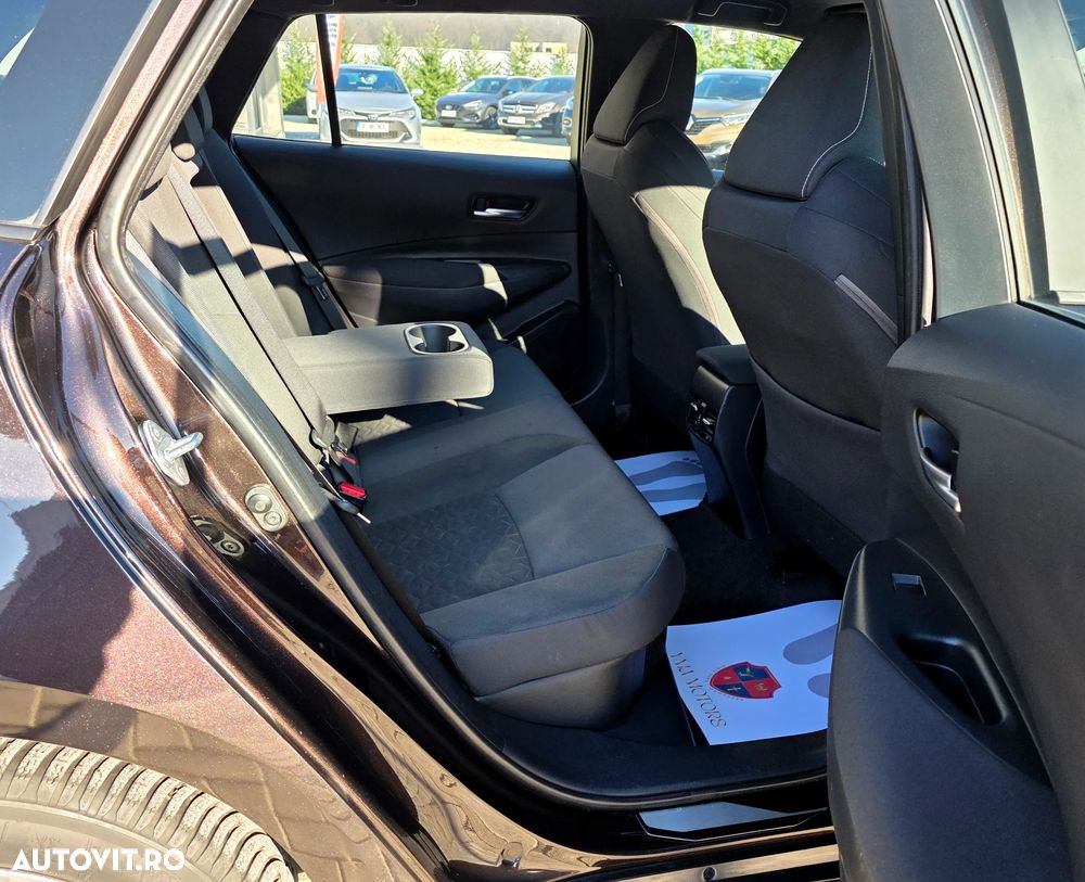 Toyota Corolla 1.8 Business Edition - 24