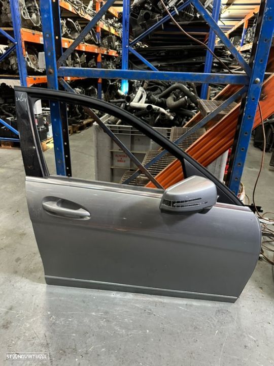 Porta frente direita Mercedes W204 - 1