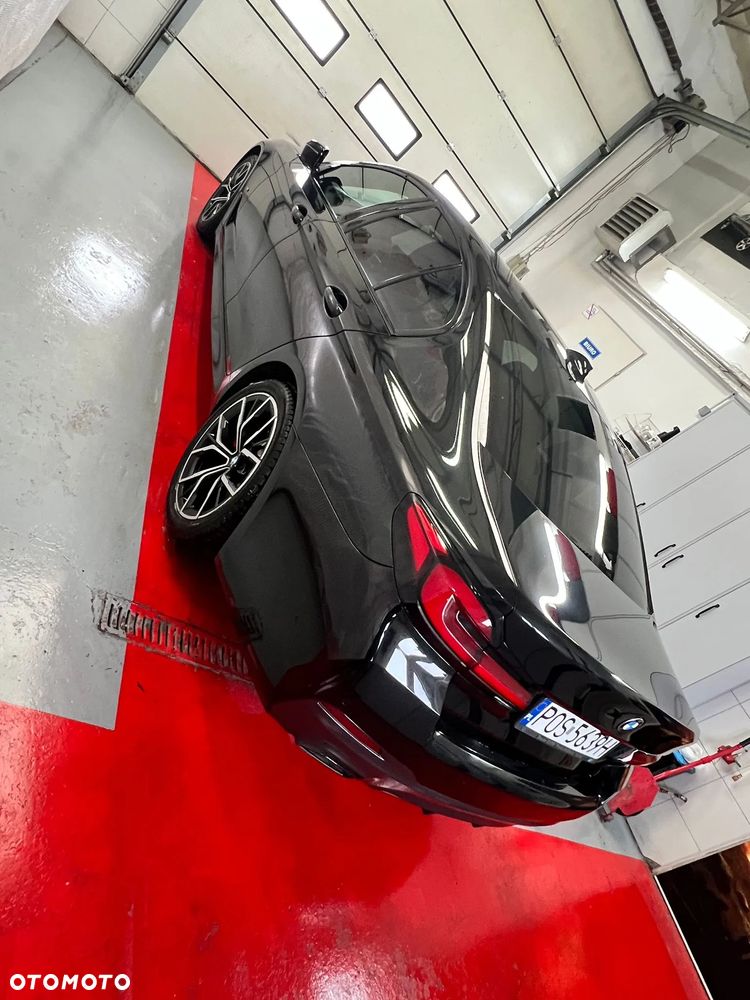 BMW Seria 5 520d xDrive - 13