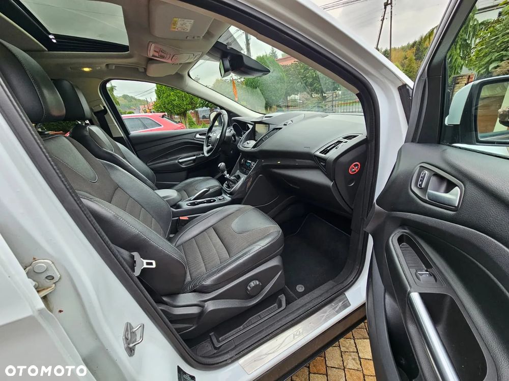 Ford Kuga 2.0 TDCi 4x4 Titanium - 36