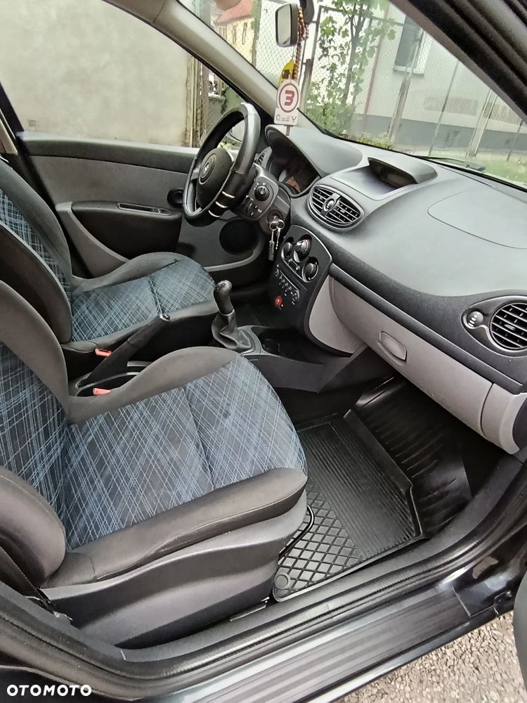 Renault Clio 1.2 16V Authentique - 23