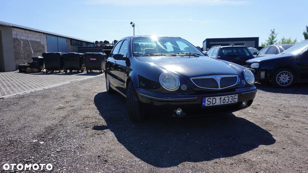 Lancia Lybra 2.0 LX - 1