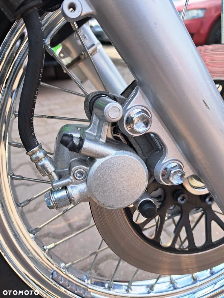 Suzuki Intruder - 14