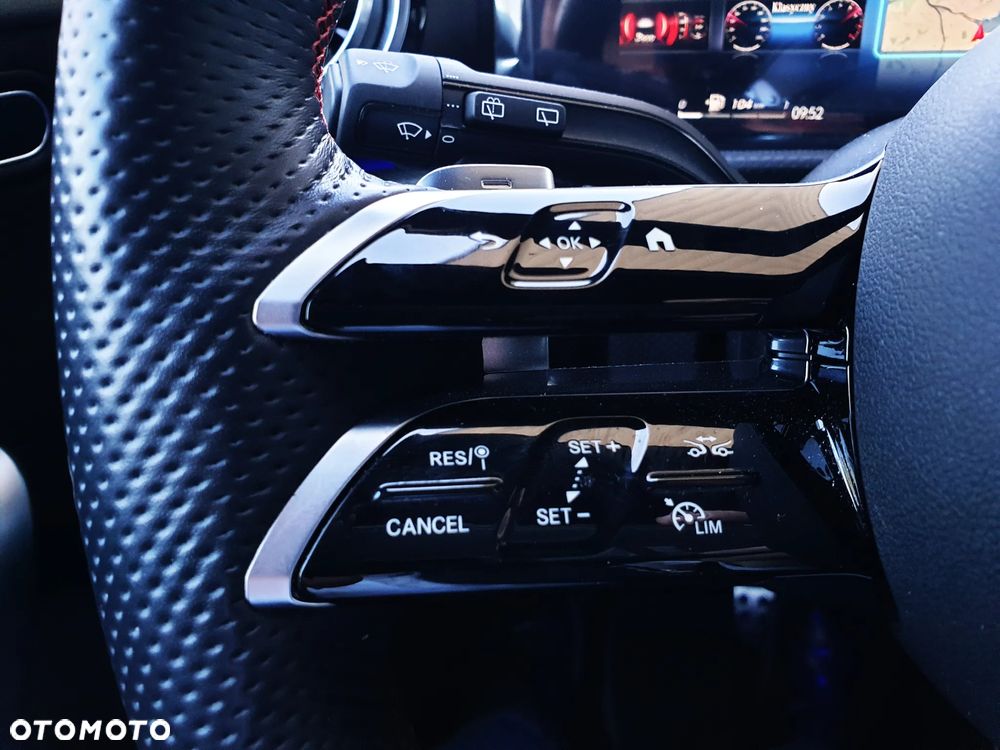 Mercedes-Benz Klasa A 200 AMG Line 7G-DCT - 31