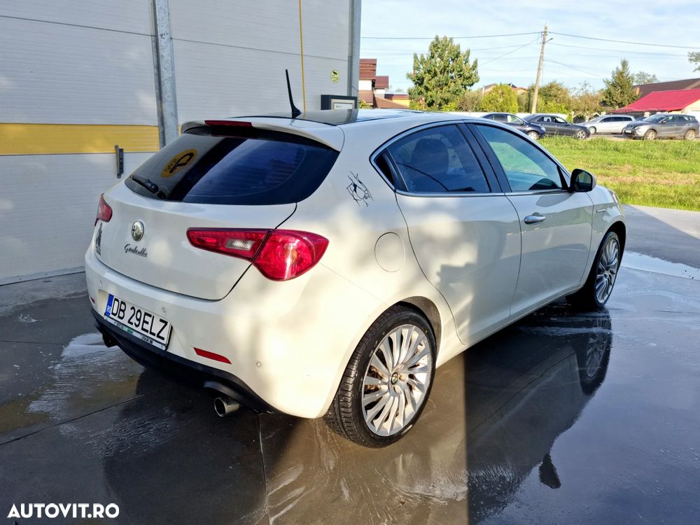 Alfa Romeo Giulietta 2.0 JTDM 16V - 3