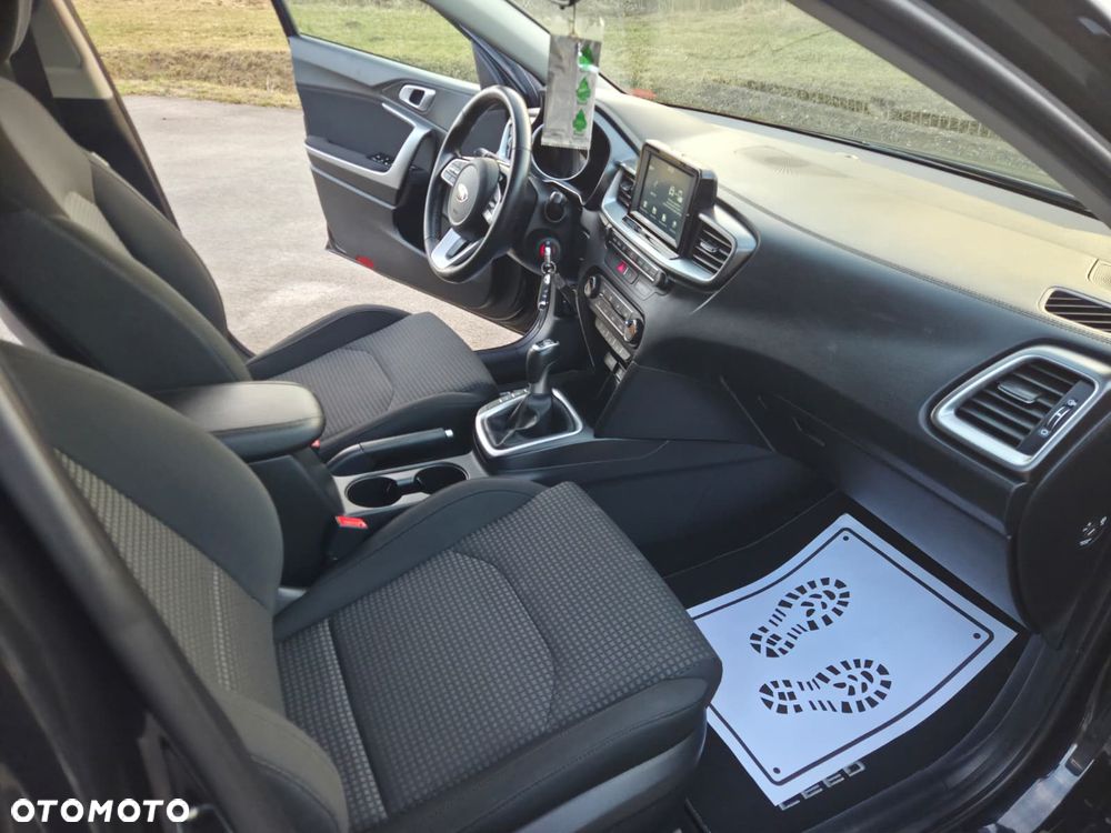 Kia Ceed 1.4 Attract - 16