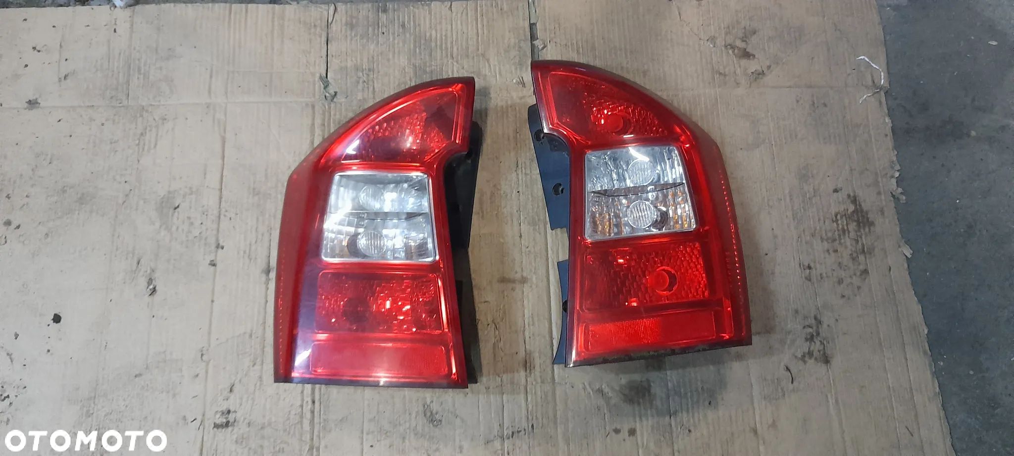 Lampa Lewa lub prawa Kia Carens III - 1