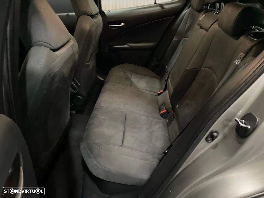 Lexus UX 250h Executive+ - 17